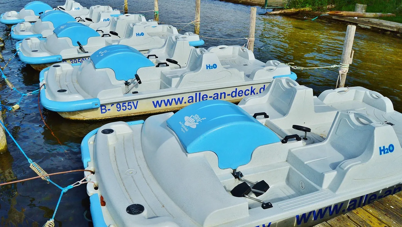 pedal boats, rental, müggelsee, berlin. Bookkeeping for a party rental business: enough to stay in control